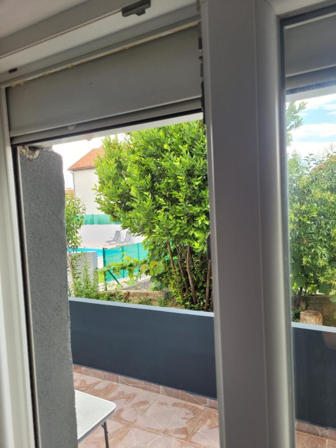 Zale Apartment