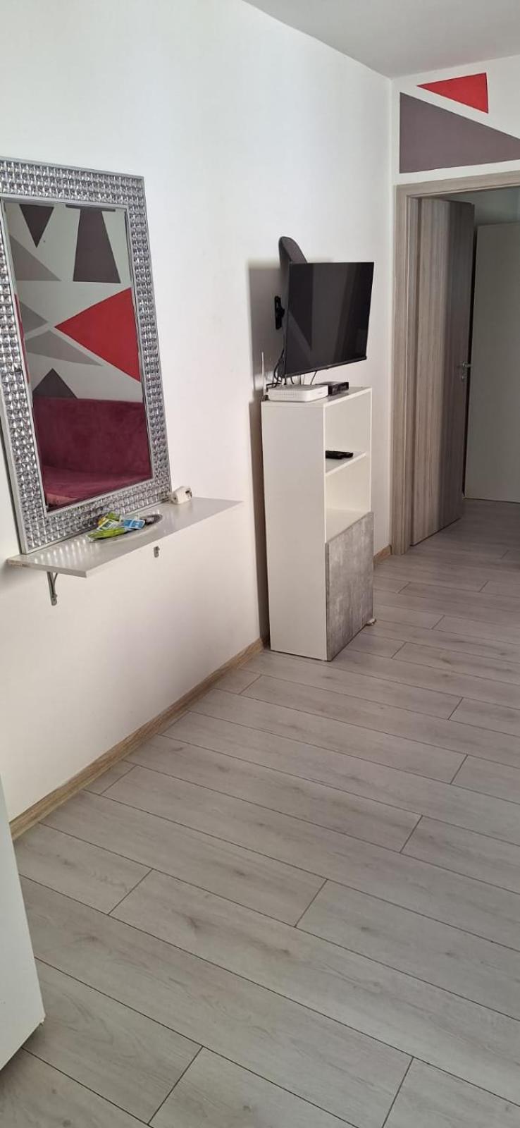Zale Apartment *