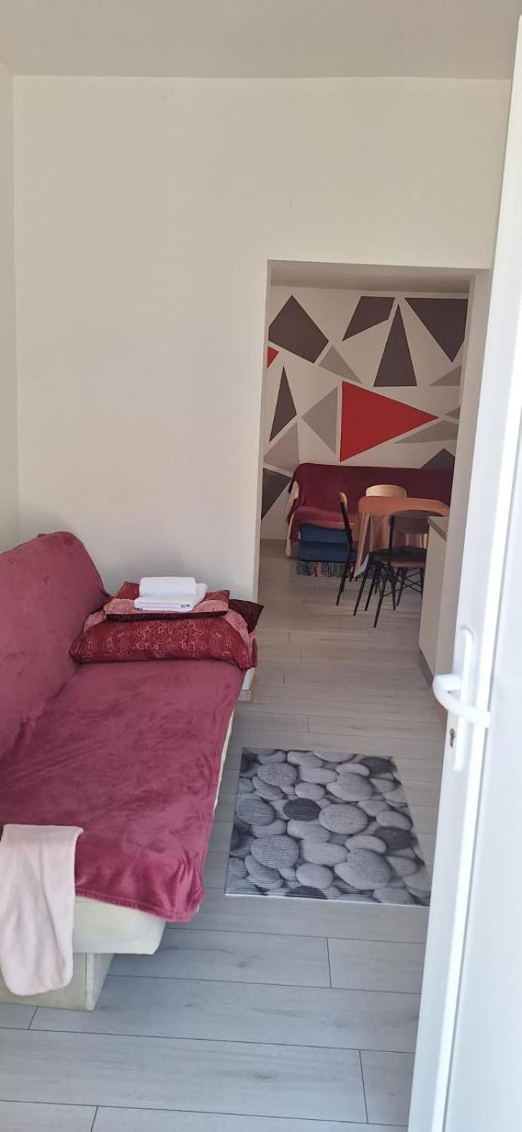 Zale Apartment